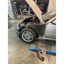 Renforts d'aile avant à souder BMW E46