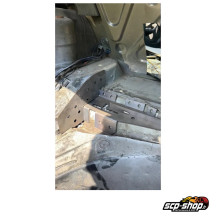 Détail du renfort de berceau arrière BMW E46 côté coffre