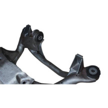 Renforts de fixation de barre stabilisatrice arrière soudés sur un berceau BMW E46 – exemple de montage réel