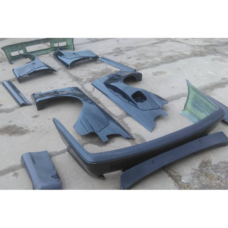 Kit carrosserie fibre BMW E36 Look Rocket Bunny